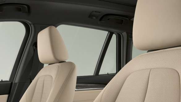 BMW X1 Sitze mit Leder 'Dakota' mit Perforierung | Oyster/Akzent Grau.