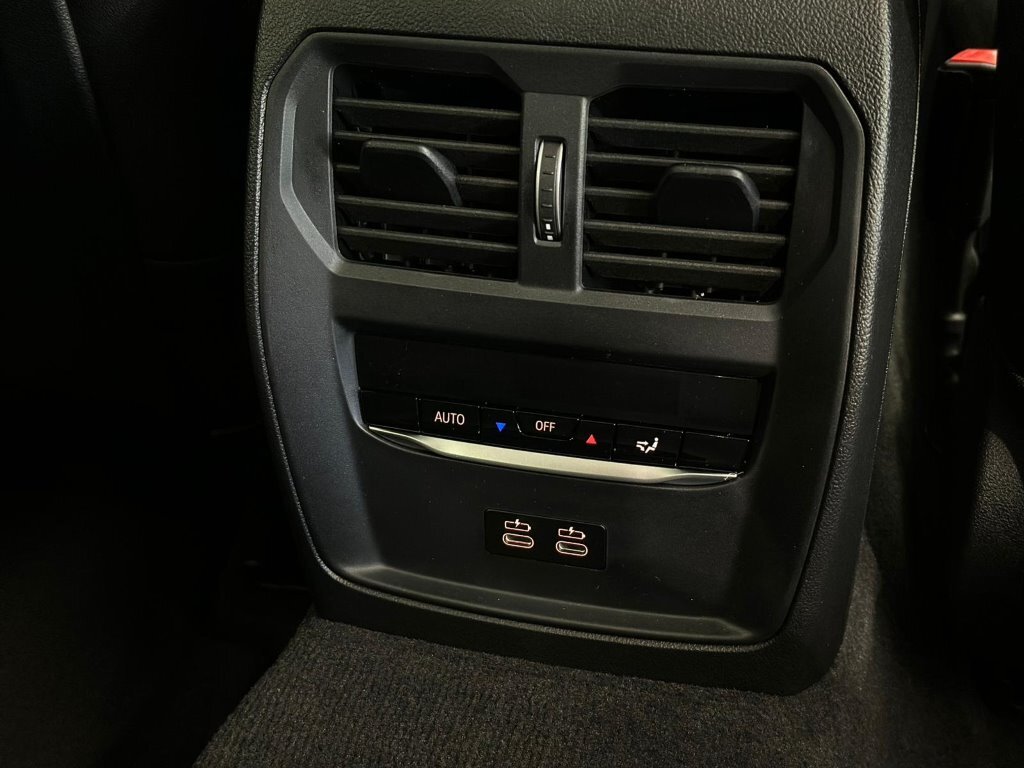 vehicle-2986561-13-2