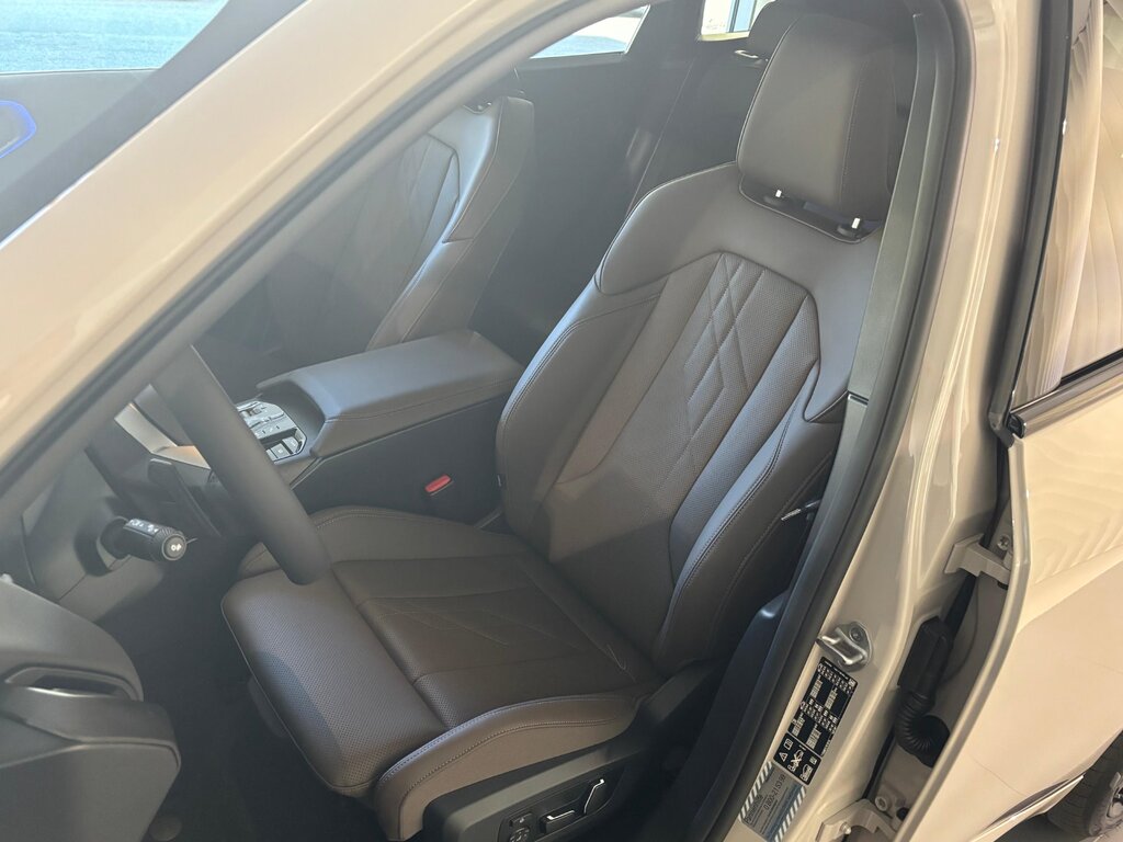 vehicle-2991437-12-2