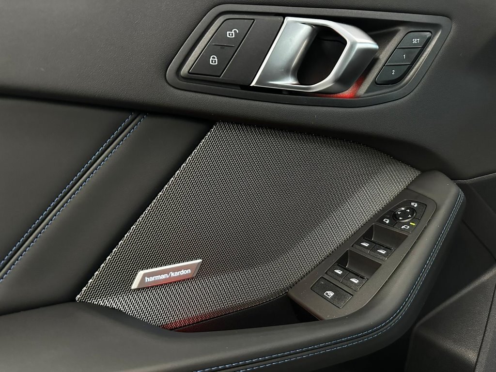 vehicle-3014577-10-2