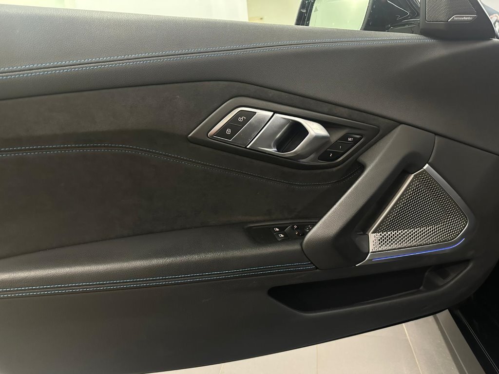 vehicle-3027198-11-2