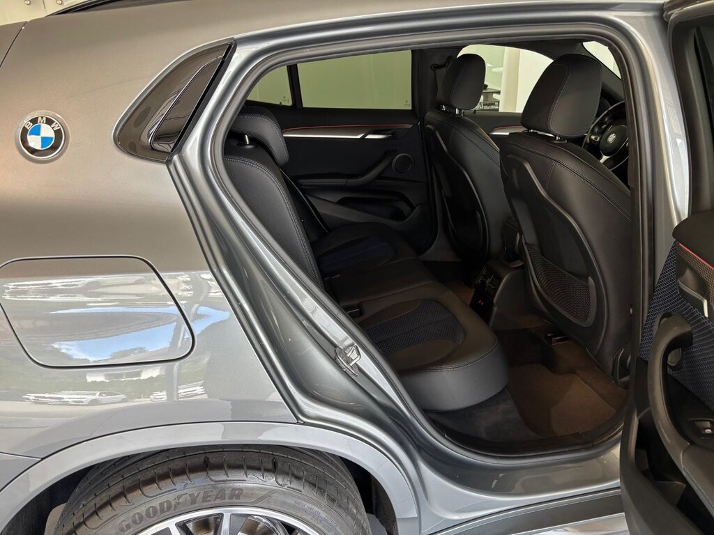 vehicle-3108314-4